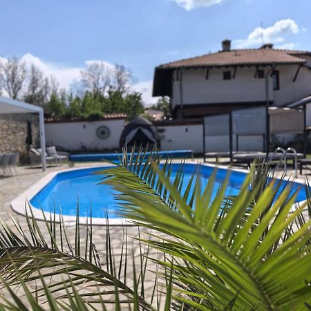 Angliiska Vila ارباناسي المظهر الخارجي الصورة