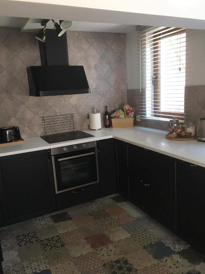 Angliiska Vila ارباناسي المظهر الخارجي الصورة
