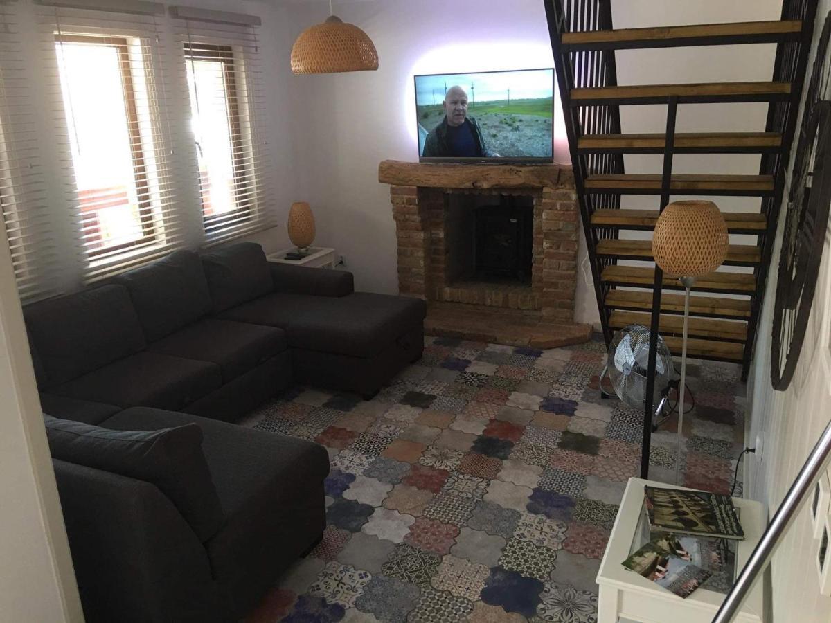 Angliiska Vila ارباناسي المظهر الخارجي الصورة